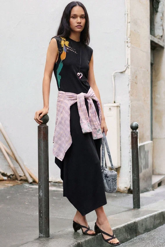 Asymmetrisches Blumenkleid Asymmetrisches Blumenkleid