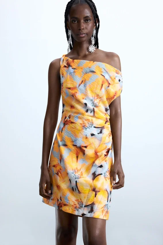 Asymmetrisches Blumenkleid Asymmetrisches Blumenkleid