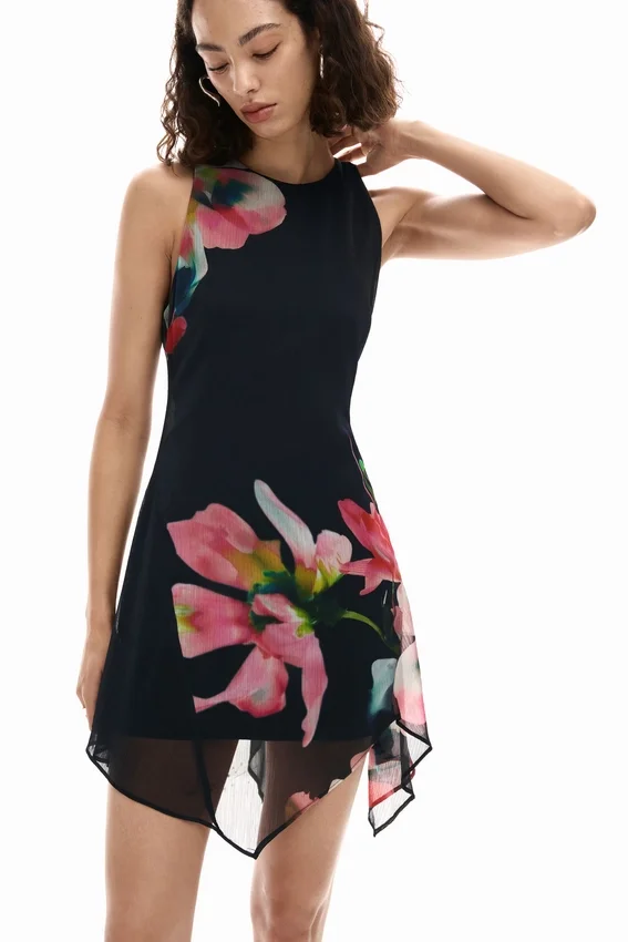Asymmetrisches Blumenkleid Asymmetrisches Blumenkleid