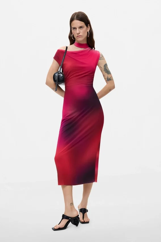Asymmetrisches Drapier-Kleid Asymmetrisches Drapier-Kleid