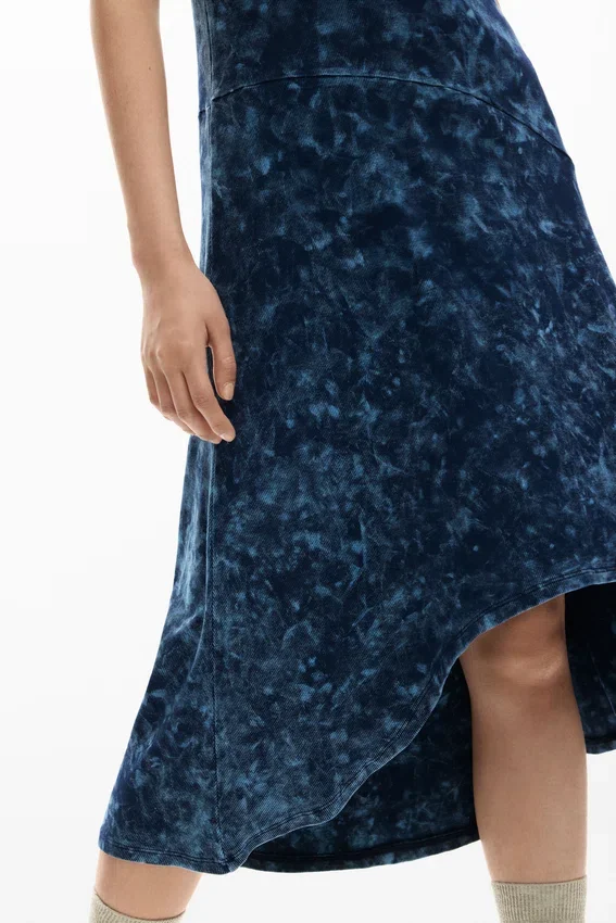 Asymmetrisches Kleid im Tie-Dye-Stil Asymmetrisches Kleid im Tie-Dye-Stil