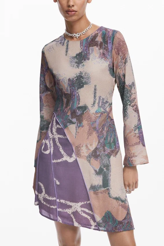 Asymmetrisches Kleid mit Print Asymmetrisches Kleid mit Print