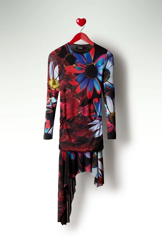 Asymmetrisches Kleid mit Print Asymmetrisches Kleid mit Print