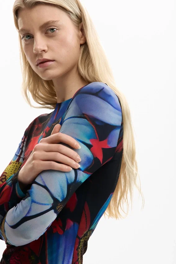 Asymmetrisches Kleid mit Print Asymmetrisches Kleid mit Print