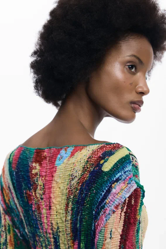 Asymmetrisches Kleid mit Rüschen Asymmetrisches Kleid mit Rüschen
