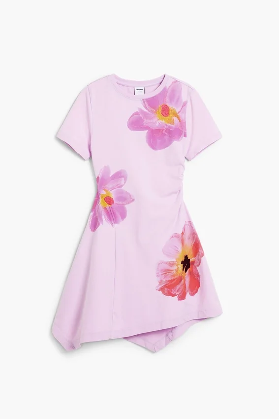 Asymmetrisches kurzes Kleid Asymmetrisches kurzes Kleid