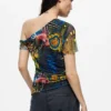 Asymmetrisches Lacorix-T-Shirt Asymmetrisches Lacorix-T-Shirt