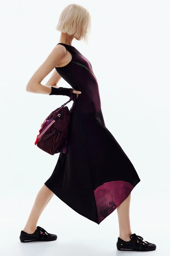 Asymmetrisches Poppy-Kleid Asymmetrisches Poppy-Kleid