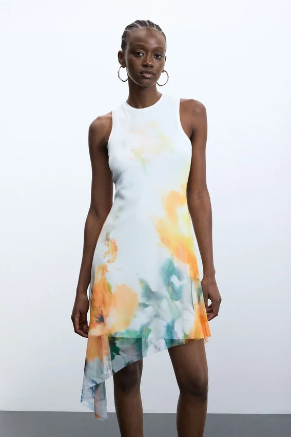 Asymmetrisches, ärmelloses Kleid Asymmetrisches, ärmelloses Kleid
