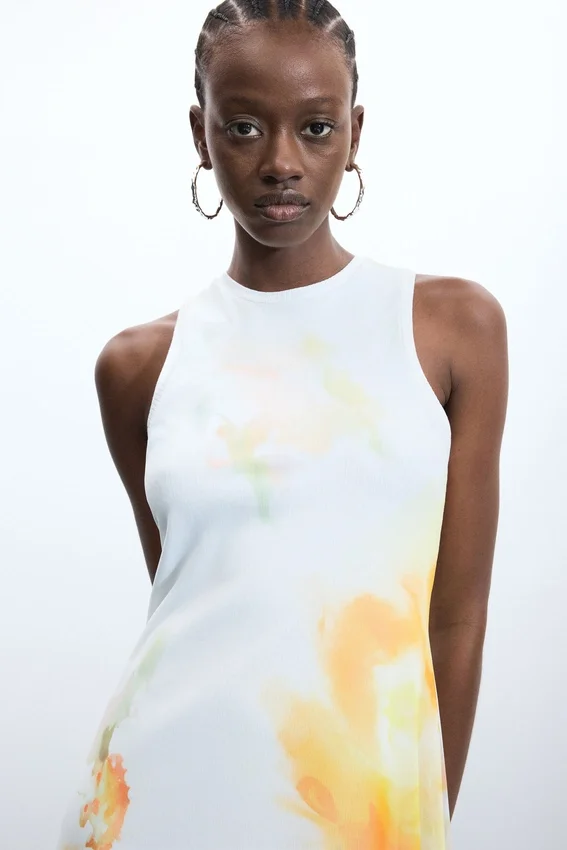 Asymmetrisches, ärmelloses Kleid Asymmetrisches, ärmelloses Kleid