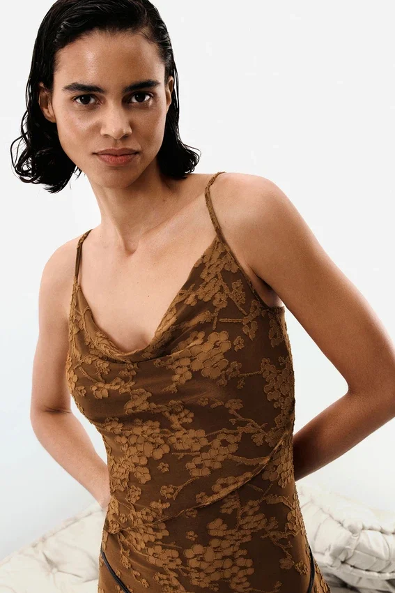 Asymmetrisches Trägerkleid Asymmetrisches Trägerkleid