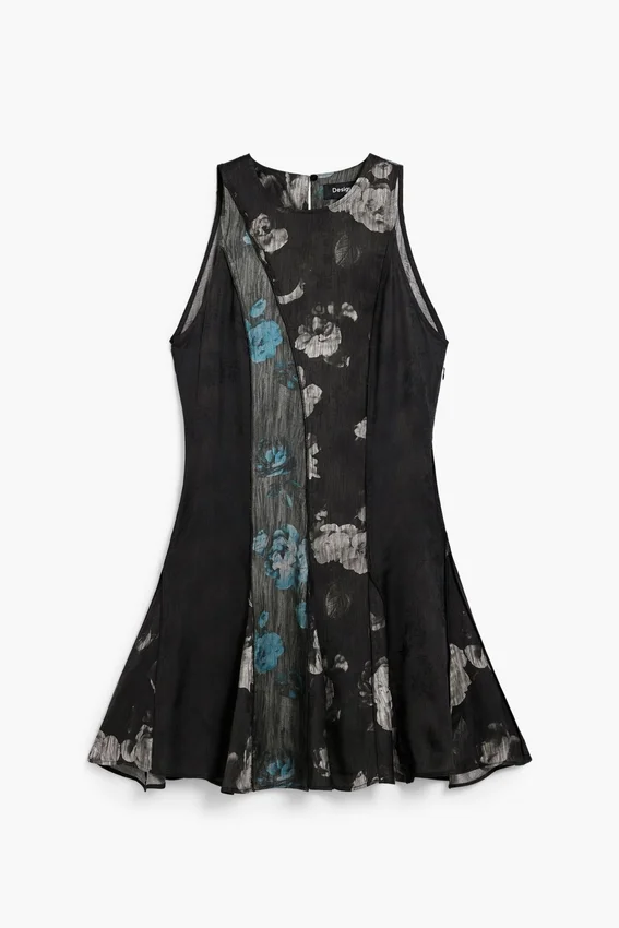 Ausgestelltes Kleid mit Blumenmuster Ausgestelltes Kleid mit Blumenmuster