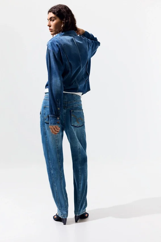 Ballon-Jeans mit Ziernähten Ballon-Jeans mit Ziernähten