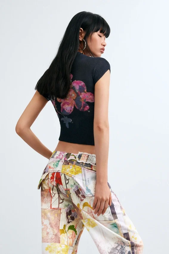 Bedruckte Bluse mit hohem Kragen Bedruckte Bluse mit hohem Kragen