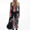 Bedrucktes Midi-Kleid aus Tüll Bedrucktes Midi-Kleid aus Tüll