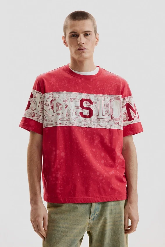 Bedrucktes Strick-T-Shirt Bedrucktes Strick-T-Shirt