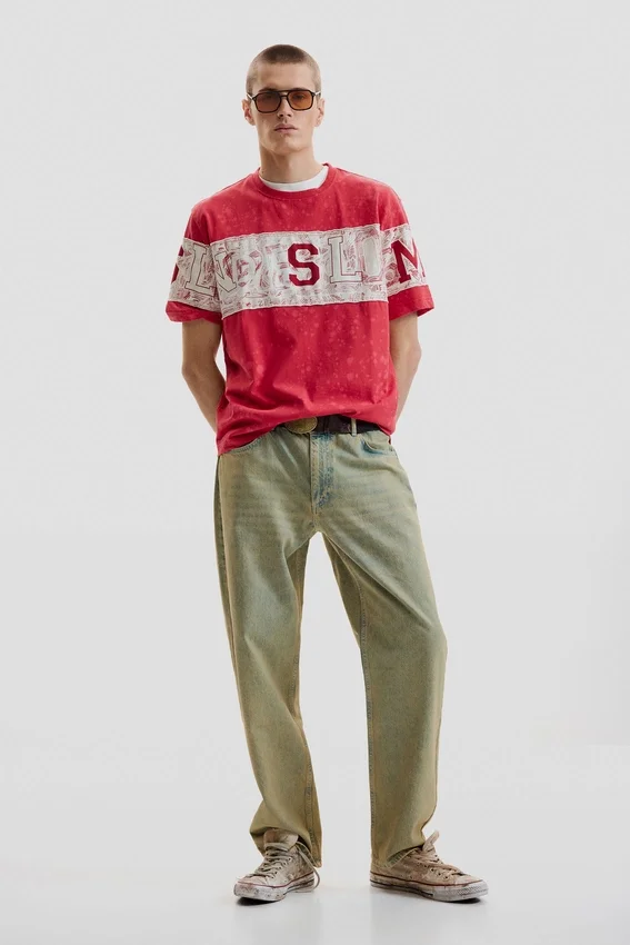 Bedrucktes Strick-T-Shirt Bedrucktes Strick-T-Shirt
