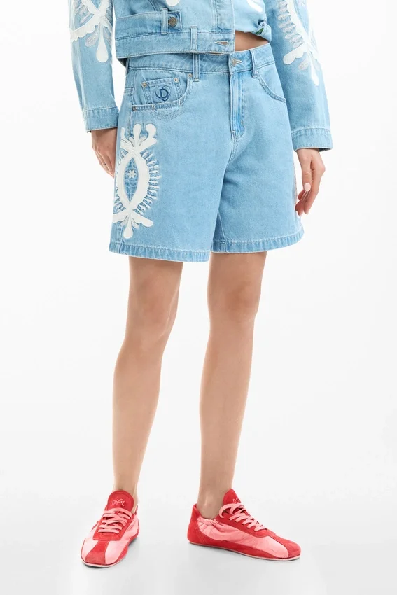 Bestickte Denim-Bermudas Bestickte Denim-Bermudas