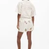 Bestickte Shorts Bestickte Shorts