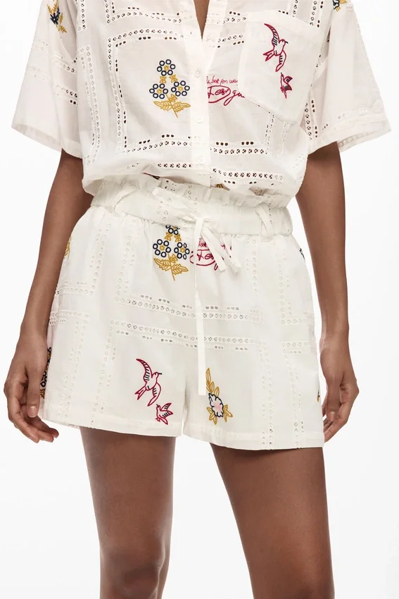 Bestickte Shorts Bestickte Shorts