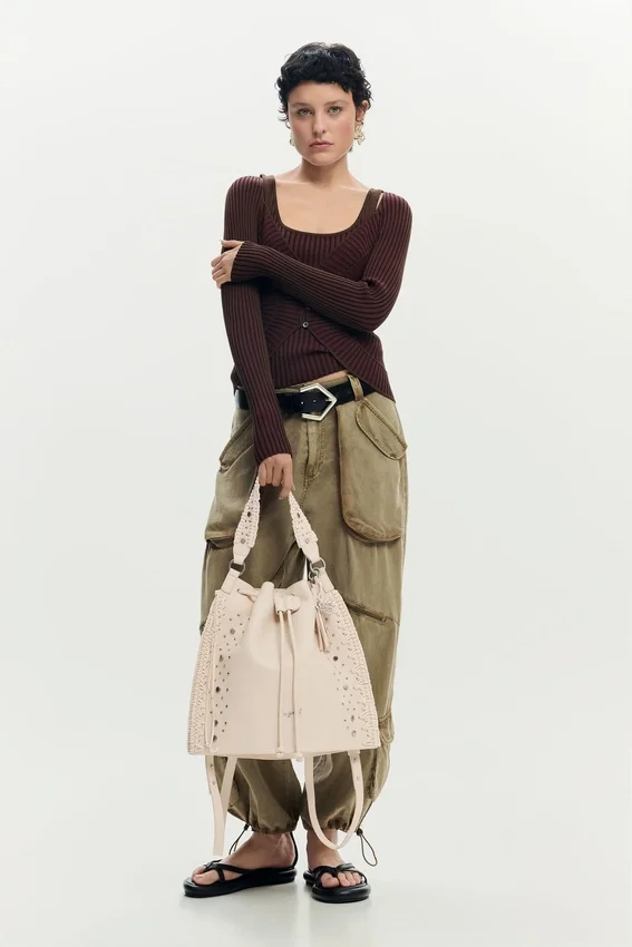 Bestickter Rucksack mit Rüschen Bestickter Rucksack mit Rüschen