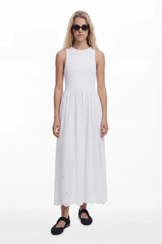 Besticktes langes Kleid Besticktes langes Kleid