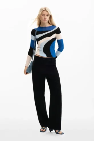 Blauer Strickpullover Blauer Strickpullover