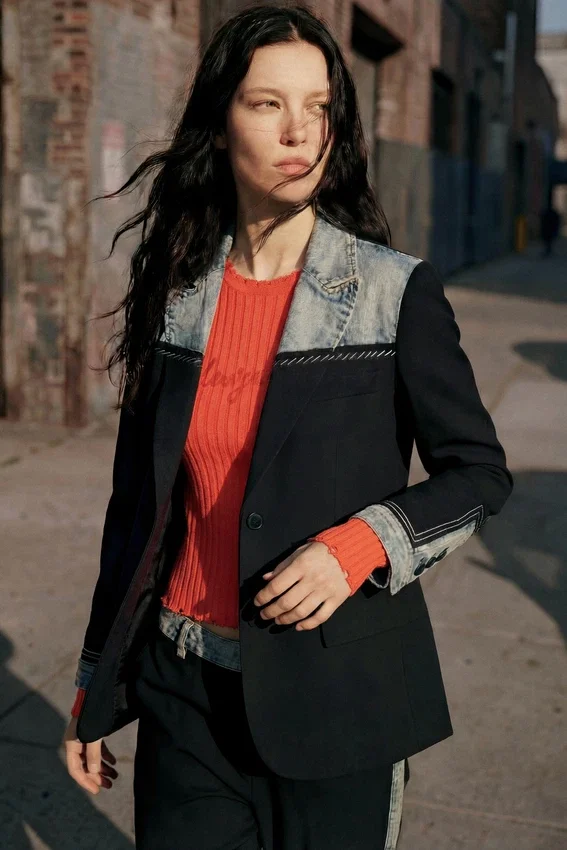 Blazer aus zwei Materialien Blazer aus zwei Materialien