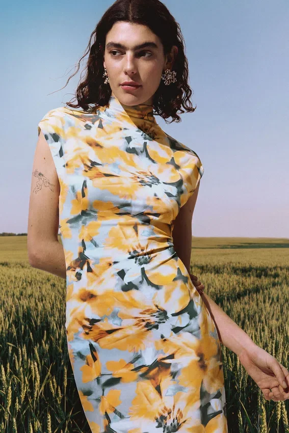 Blumen-Etuikleid Blumen-Etuikleid