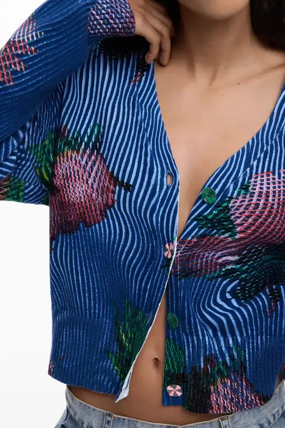 Blumiger Pullover Blumiger Pullover