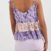 Blumiges Oberteil mit Träger Blumiges Oberteil mit Träger