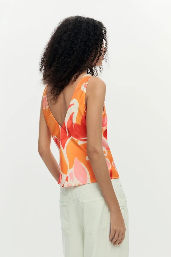 Bluse mit Blütenblatt-Trägern Bluse mit Blütenblatt-Trägern