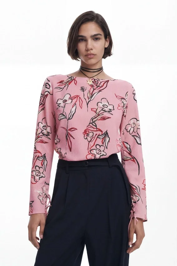 Bluse mit Blumenmuster Bluse mit Blumenmuster
