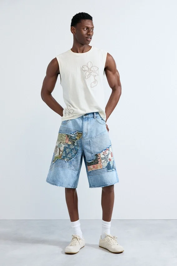 Denim-Bermudas mit Aufnähern Denim-Bermudas mit Aufnähern