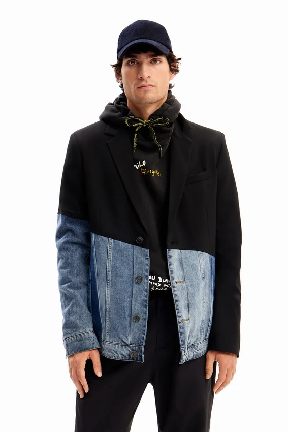 Denim-Blazer aus zwei Materialien Denim-Blazer aus zwei Materialien