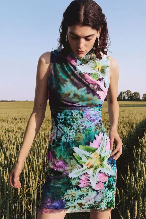 Drapiertes Blumenkleid Drapiertes Blumenkleid