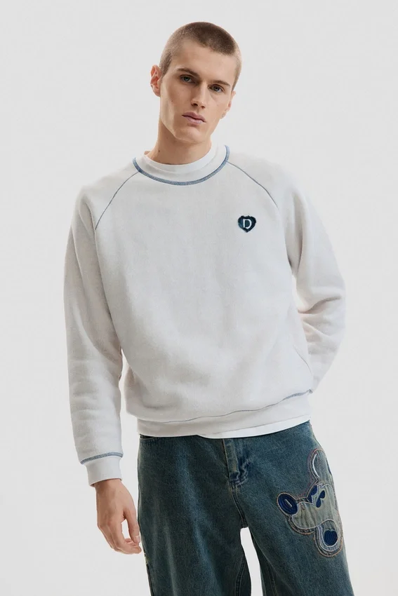 Einfaches Strick-Sweatshirt Einfaches Strick-Sweatshirt