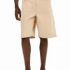 Einfarbige Shorts mit Taschen Einfarbige Shorts mit Taschen
