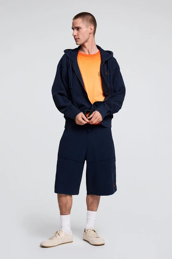 Einfarbige Strick-Bermuda-Shorts Einfarbige Strick-Bermuda-Shorts