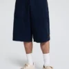 Einfarbige Strick-Bermuda-Shorts Einfarbige Strick-Bermuda-Shorts