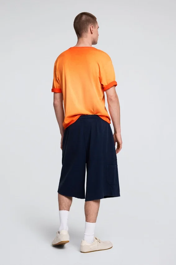 Einfarbige Strick-Bermuda-Shorts Einfarbige Strick-Bermuda-Shorts
