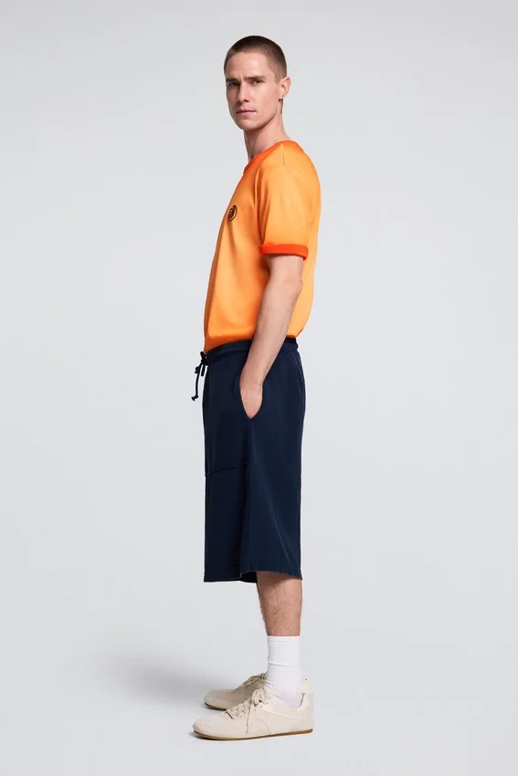 Einfarbige Strick-Bermuda-Shorts Einfarbige Strick-Bermuda-Shorts