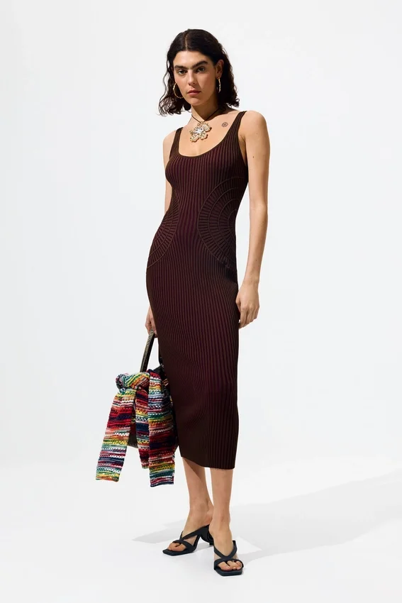 Einfarbiges Trägerkleid Einfarbiges Trägerkleid