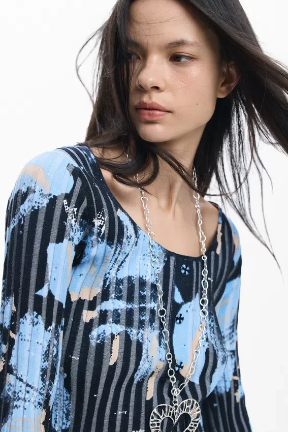 Feiner Pullover mit floraler Textur Feiner Pullover mit floraler Textur