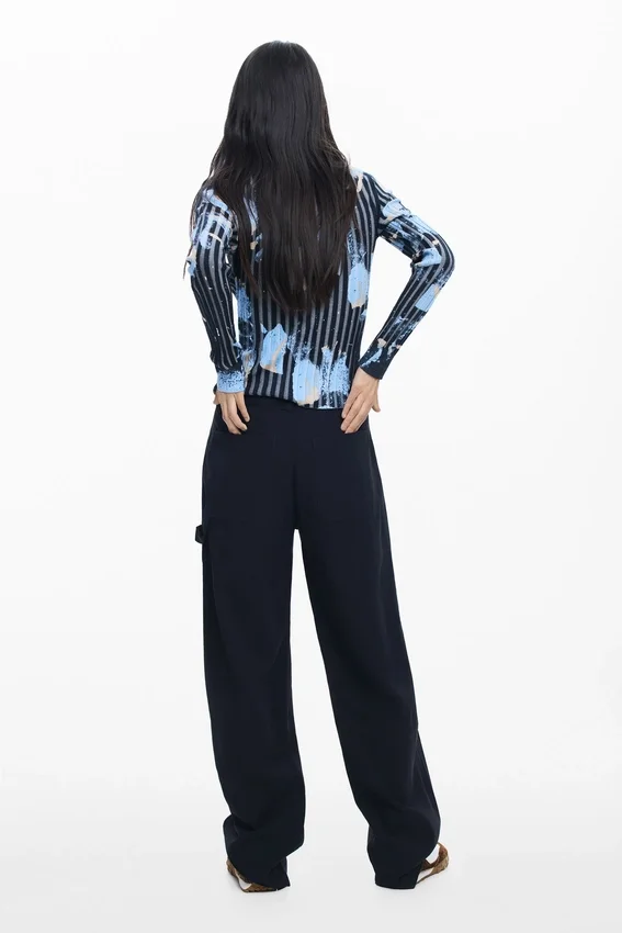 Feiner Pullover mit floraler Textur Feiner Pullover mit floraler Textur