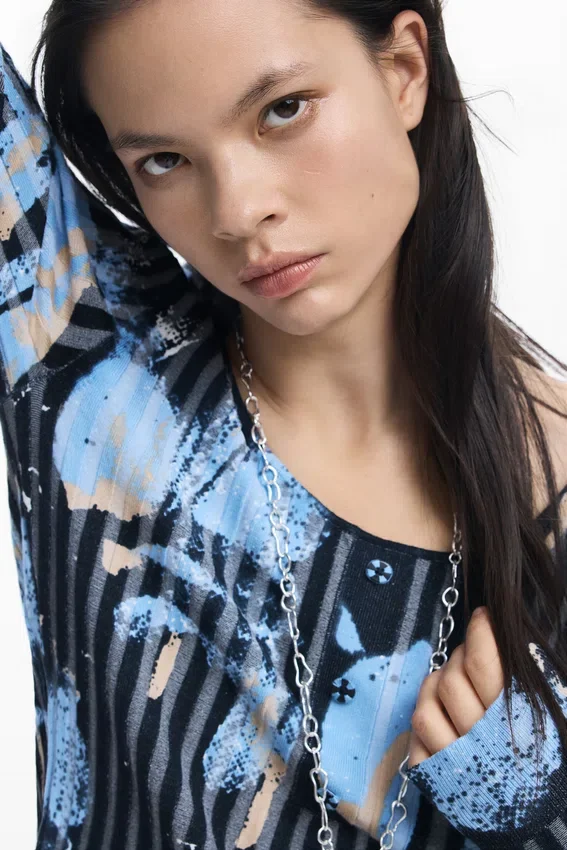 Feiner Pullover mit floraler Textur Feiner Pullover mit floraler Textur