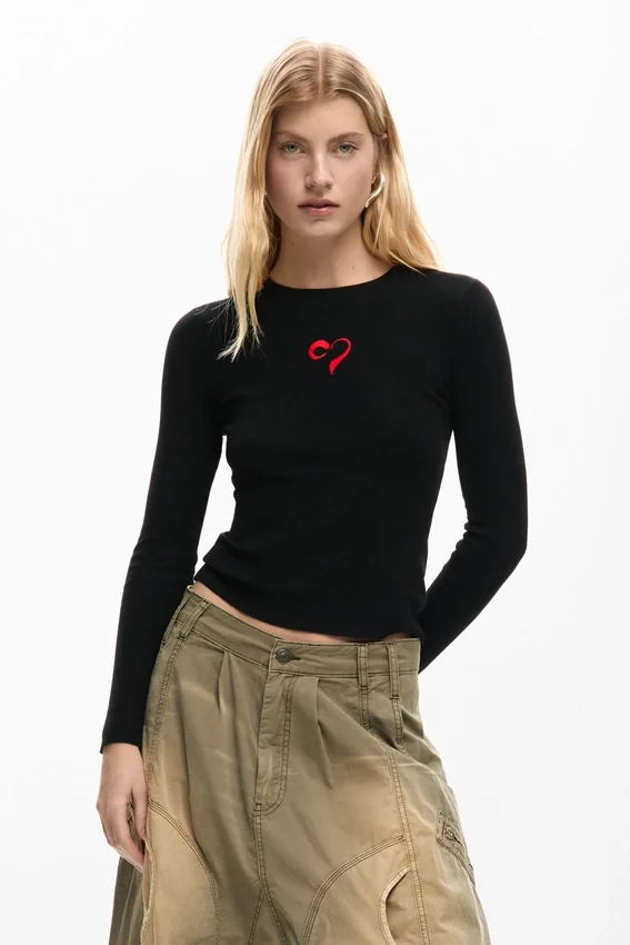 Feiner Pullover mit Herzmotiv Feiner Pullover mit Herzmotiv