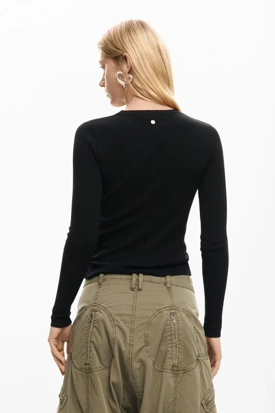 Feiner Pullover mit Herzmotiv Feiner Pullover mit Herzmotiv