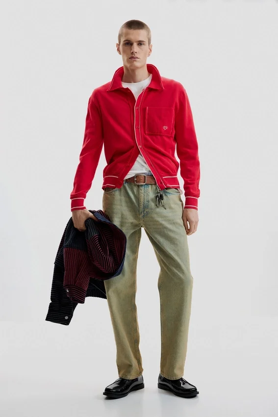 Feiner Pullover mit Knöpfen Feiner Pullover mit Knöpfen