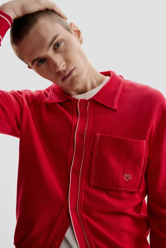 Feiner Pullover mit Knöpfen Feiner Pullover mit Knöpfen